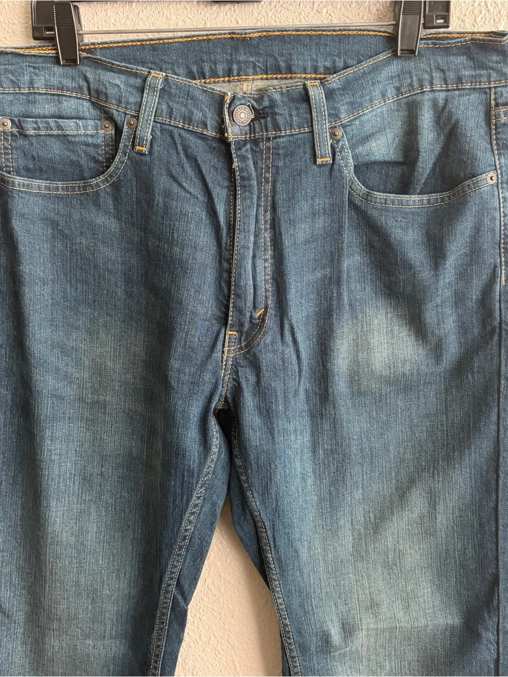 Levi’s 559 Relaxed Straight Leg Medium Wash Five Pocket Jeans 36x32